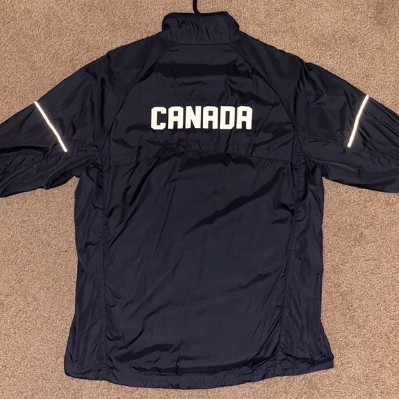 Nike Pro Running Jacket Team Canada Men’s Medium - Picture 4 of 4